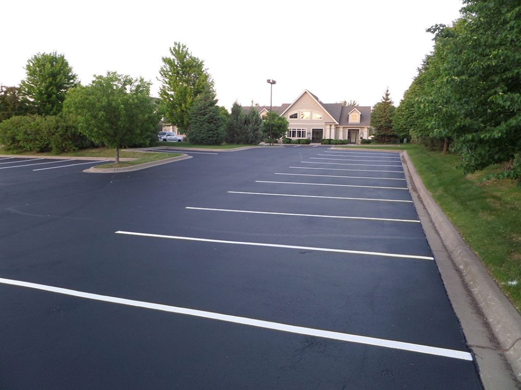 Asphalt Sealcoating & Repair Contractor in Faribault