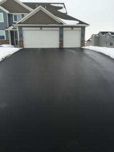 Sealcoating Driveways to last MN Winter